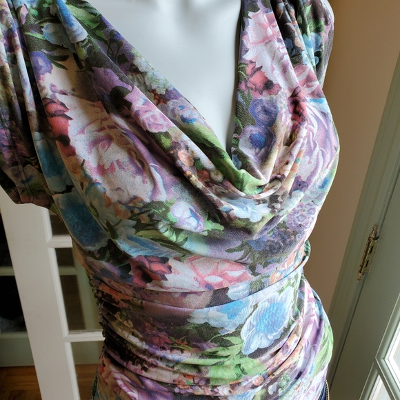 Suzy Shier Faded Floral Blouse - Picture 8 of 8